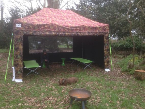 camouflage sports gazebo with folding beds in for fishing